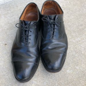 Men’s black dress shoes